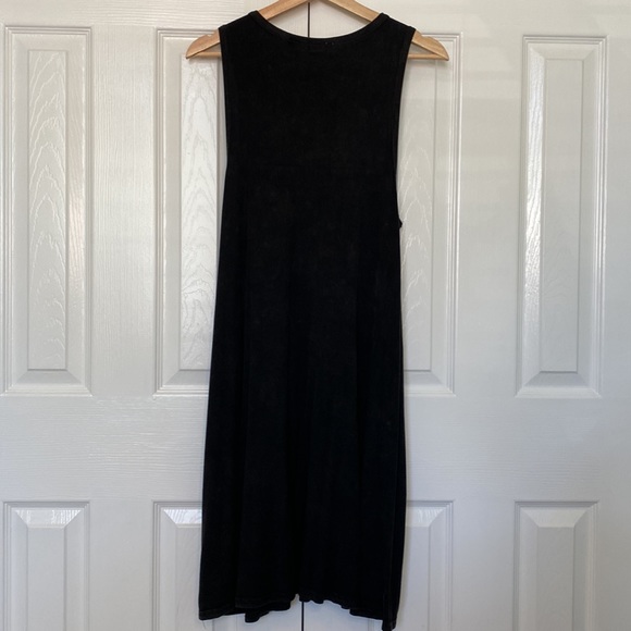 Sleeveless Black Distressed Dress - Picture 3 of 3
